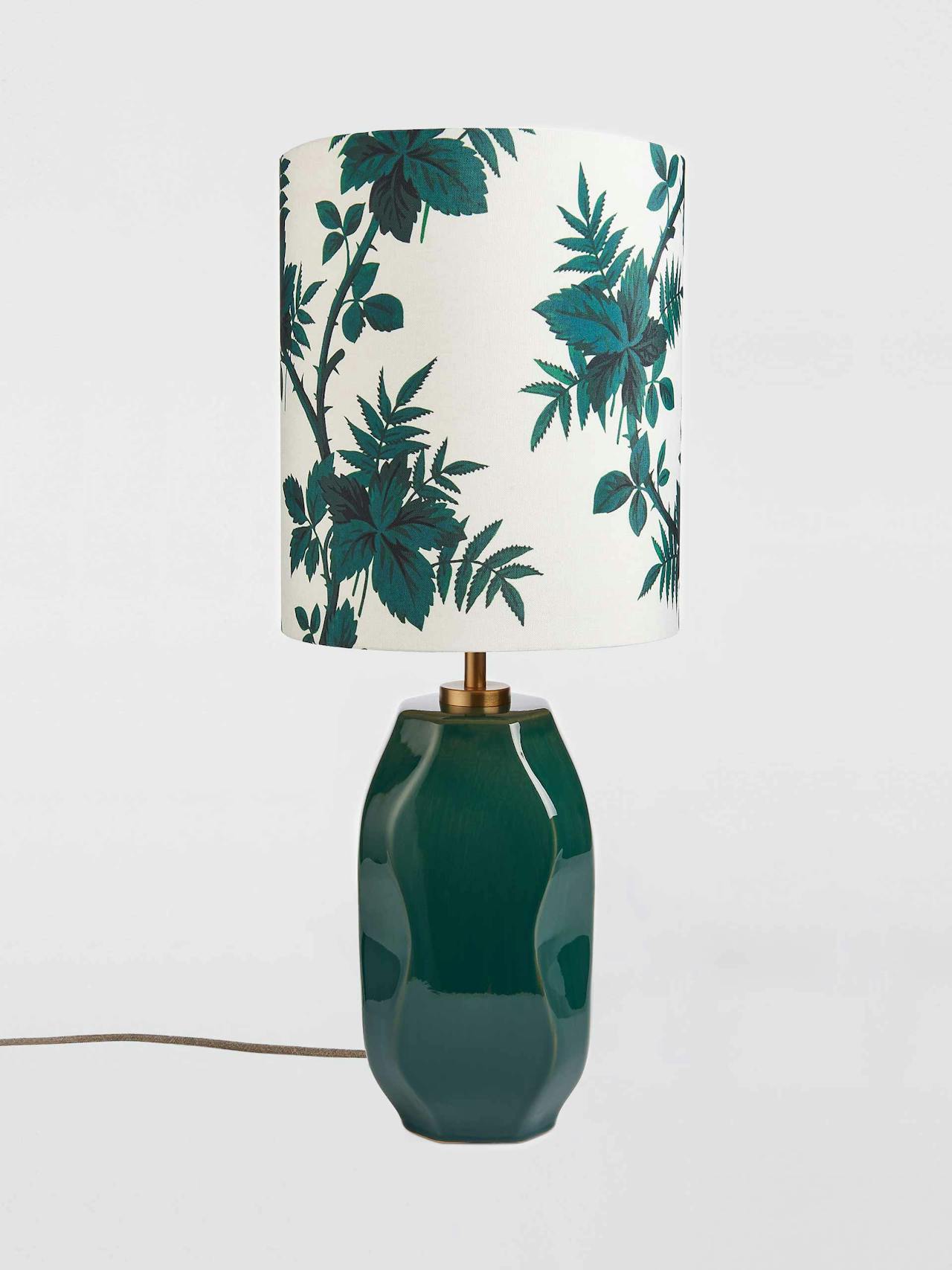 Botanical vine print faceted ceramic table lamp, green