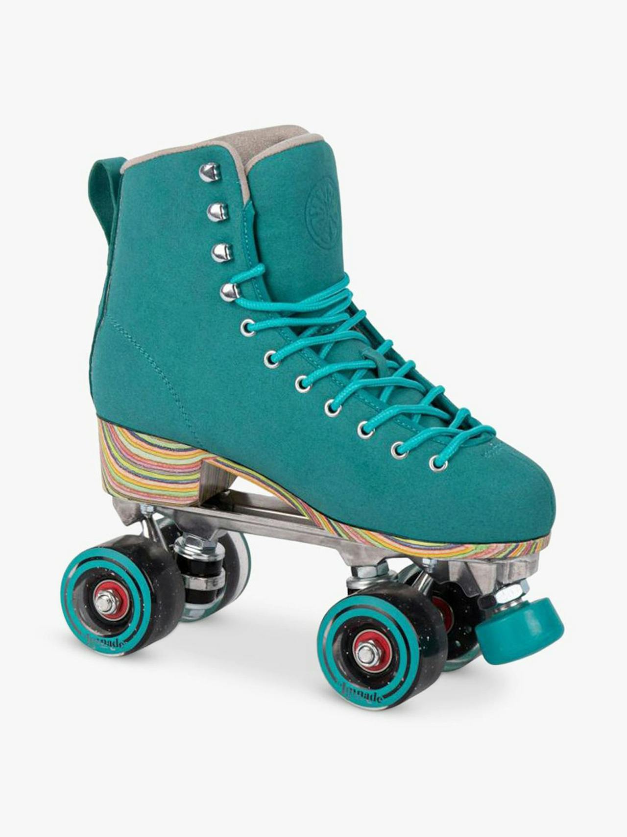 Throwback quad roller skates