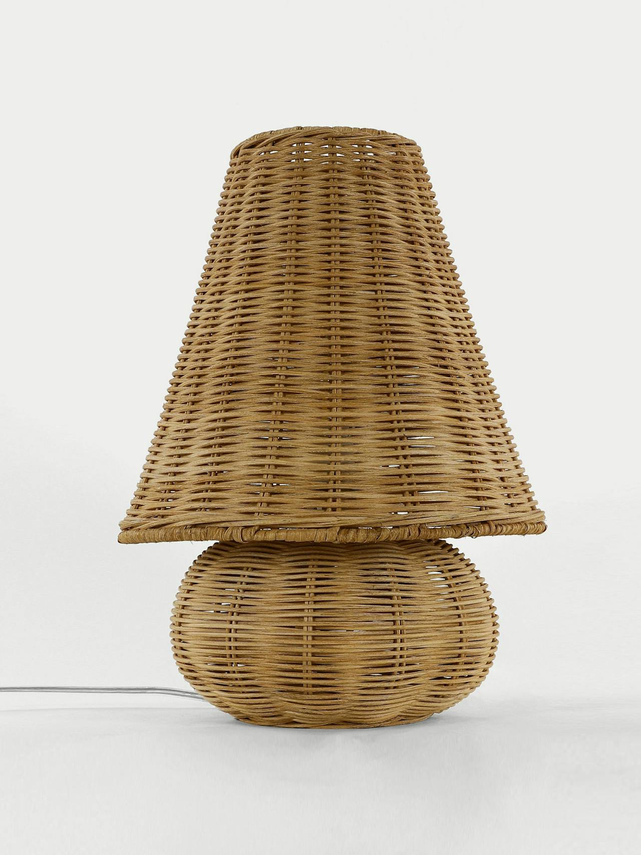 Amie table lamp