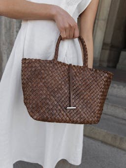 Light brown midi leather basket bag  Little Liffner    - Collagerie