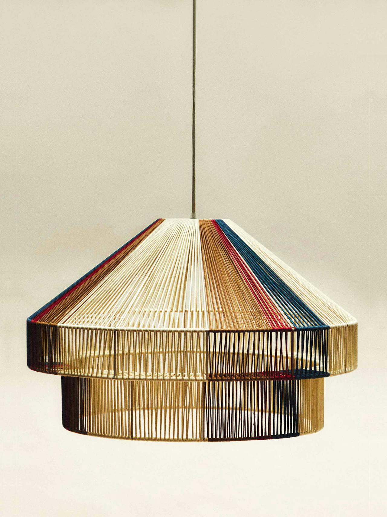 Large ceiling lamp with multicoloured cords