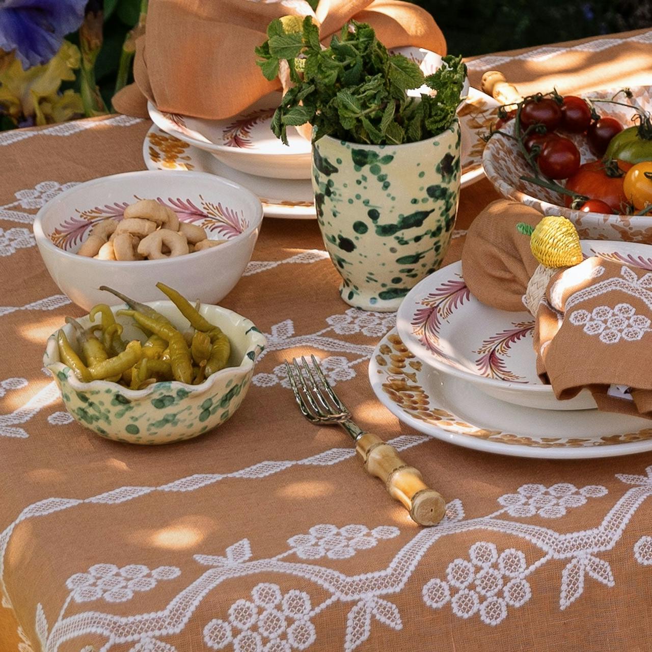 Scalloped splatter dish Interiors Sharland England    - Collagerie