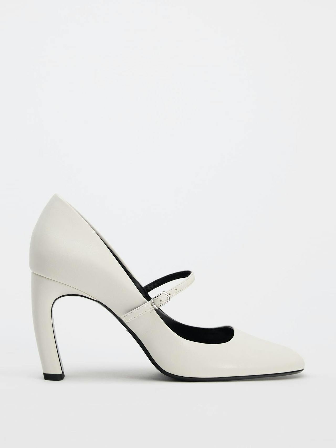 Curved-heel shoes