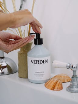 Herbanum hand and body wash Bathroom Verden    - Collagerie