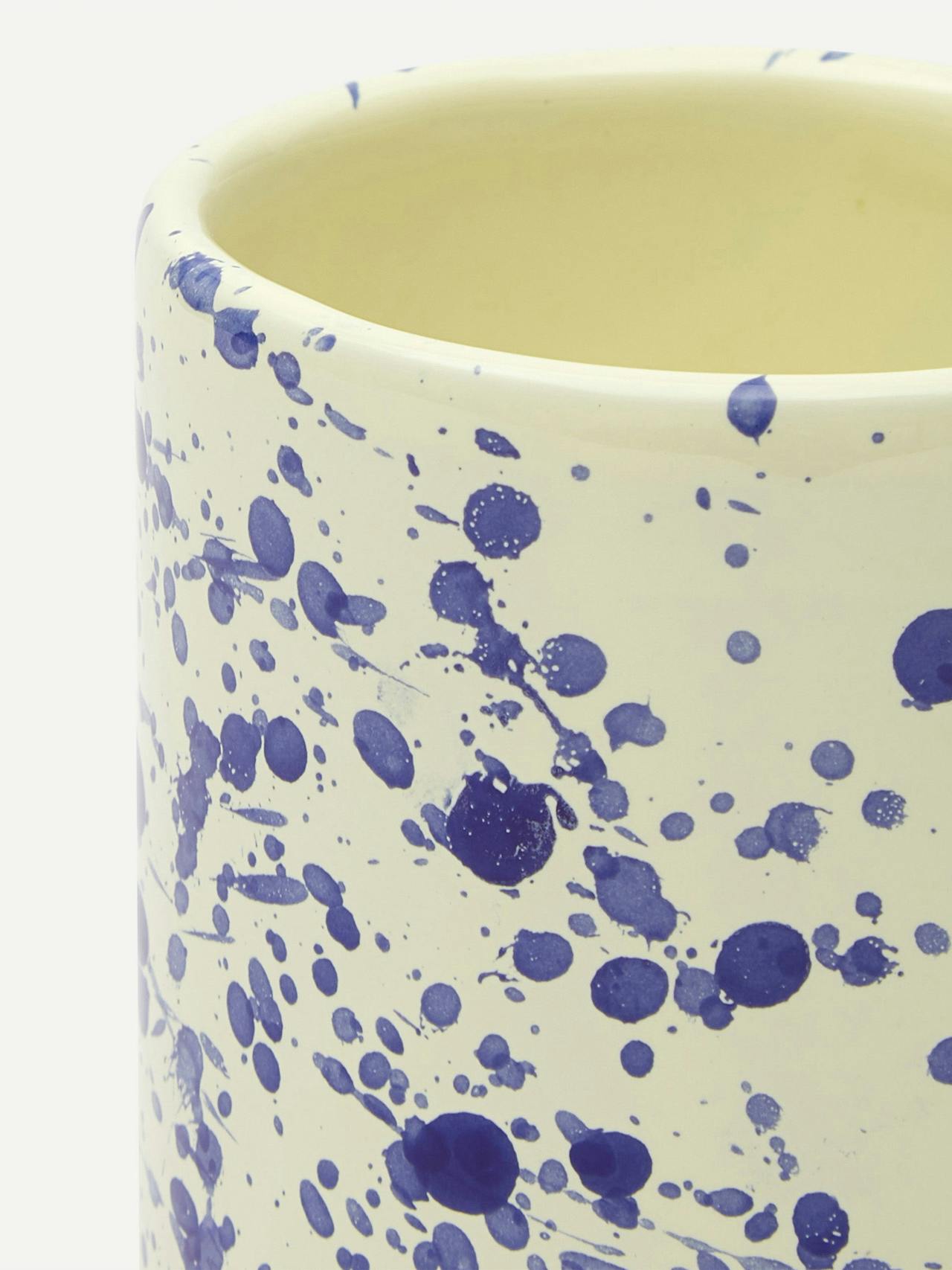 Coffee mug in blueberry Interiors Hot Pottery    - Collagerie