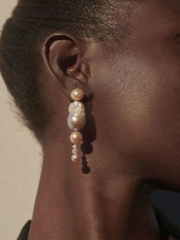 "Float" pink pearl and gold vermeil earrings Jewellery Completedworks    - Collagerie