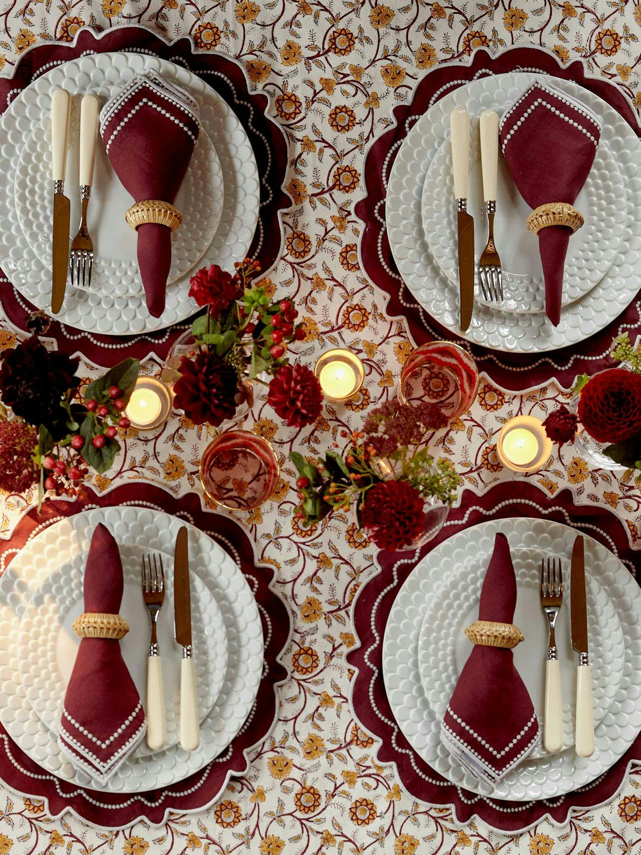 Burgundy petals tablecloth Accessories Maison Margaux    - Collagerie