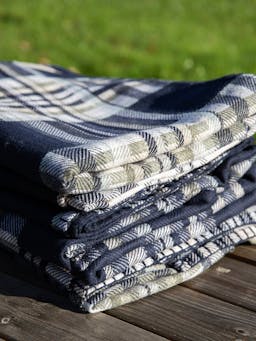 The Blanket in green and navy check Interiors Navygrey    - Collagerie