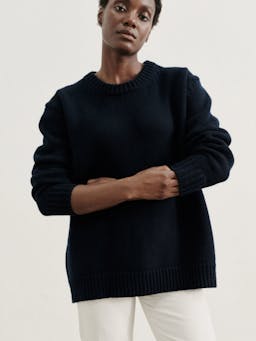 The Oversized knit in navy Clothing Navygrey    - Collagerie