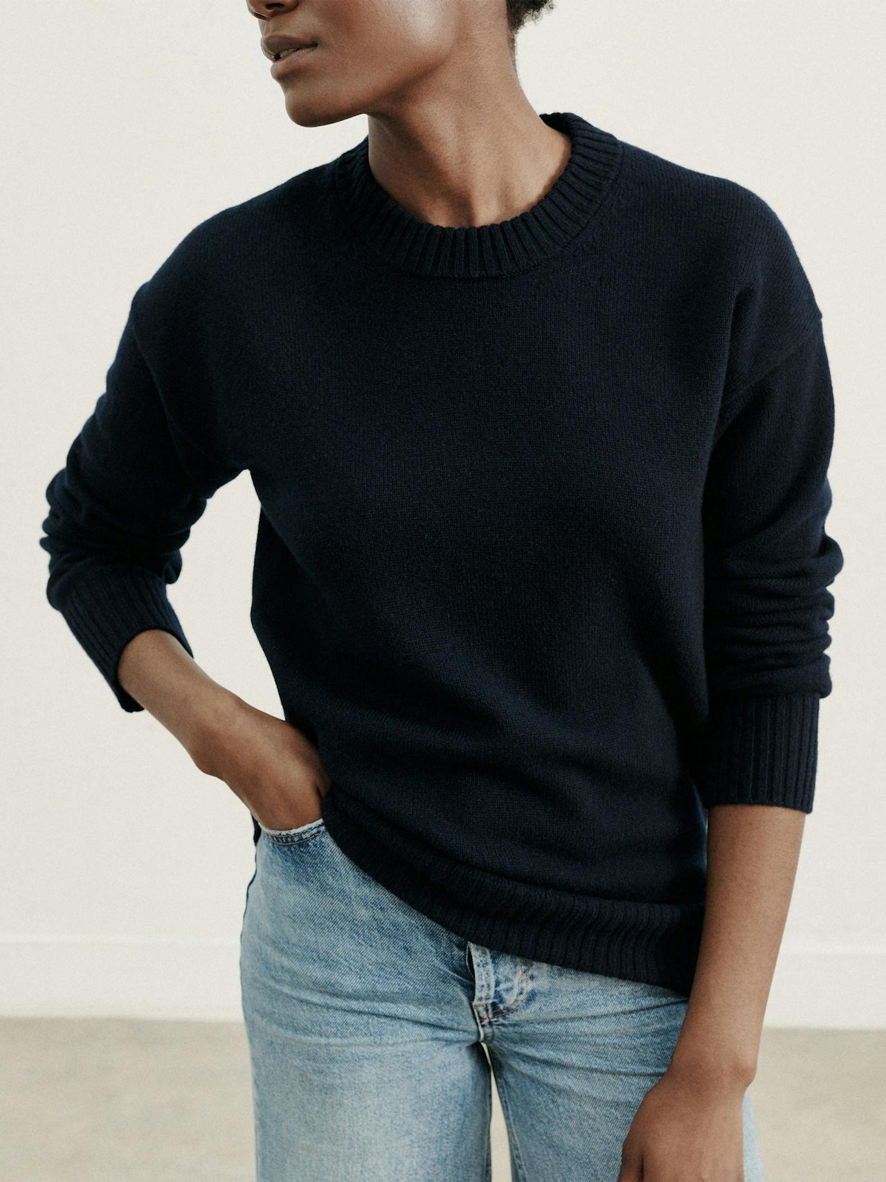 The Relaxed knit in navy Clothing Navygrey    - Collagerie