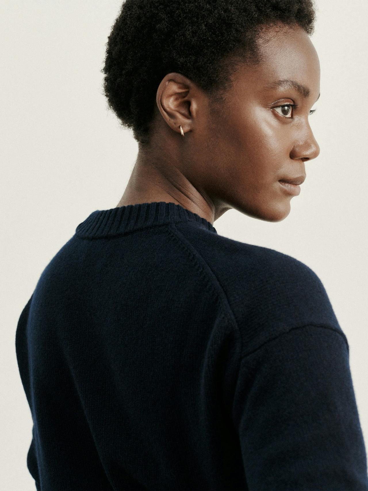 The Relaxed knit in navy Clothing Navygrey    - Collagerie