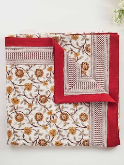 Burgundy petals tablecloth Accessories Maison Margaux    - Collagerie