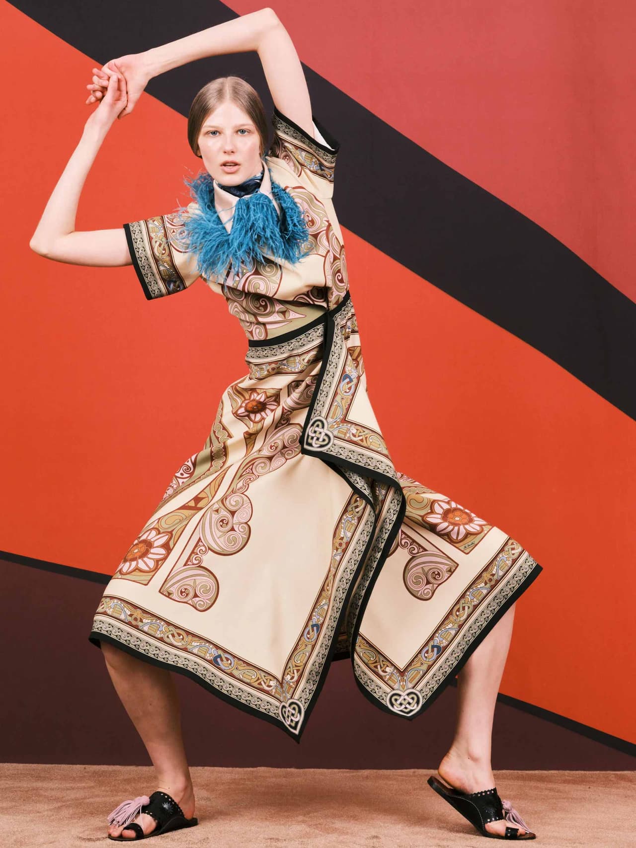 scarfstyling-holding-ladoublej-fw26