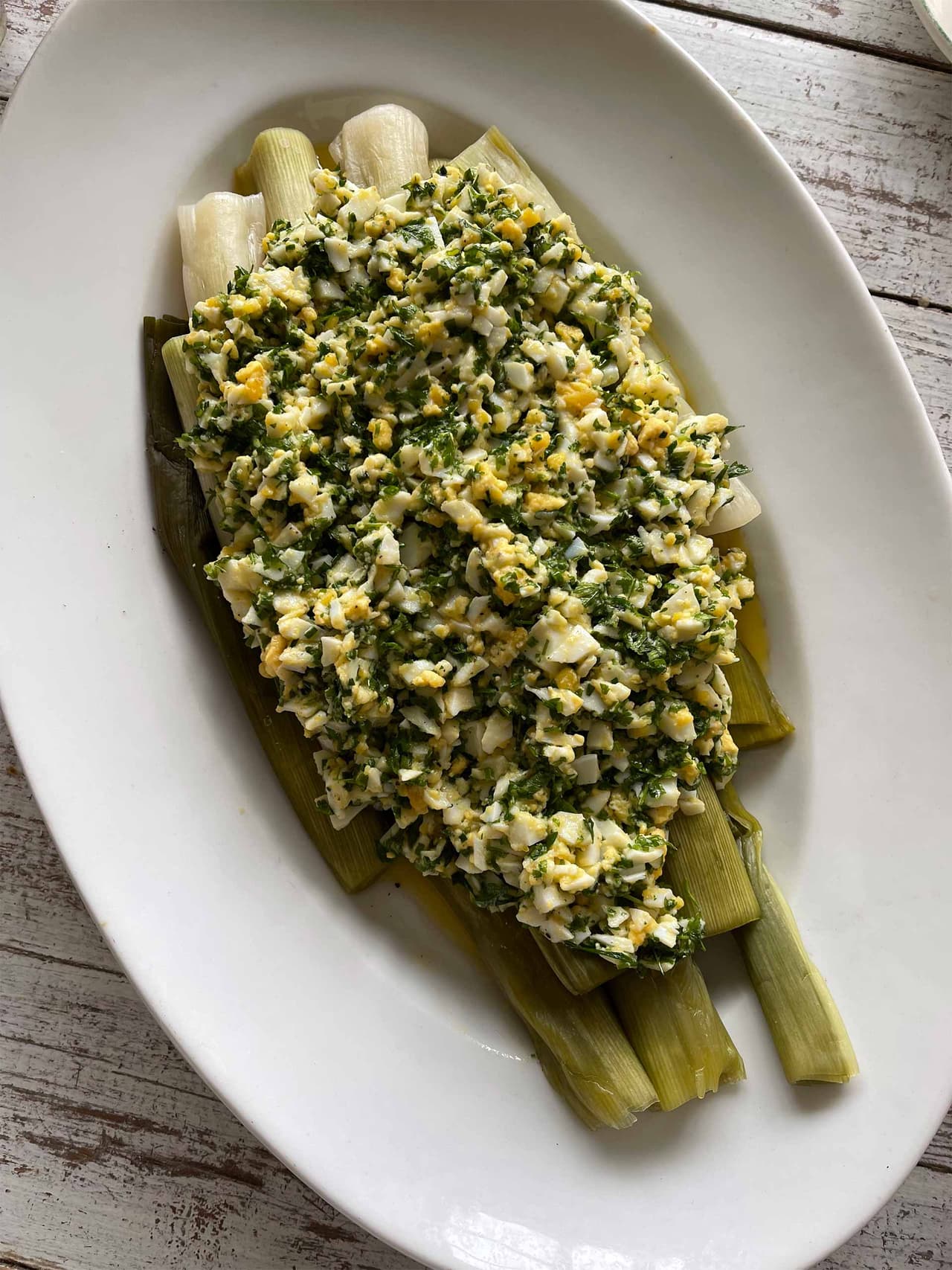 alice-moireau-holding-3