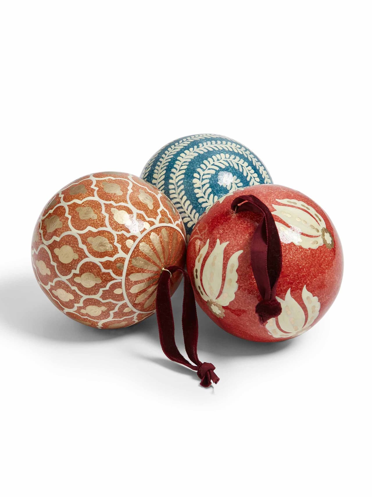 hp-oka-set-of-baubles