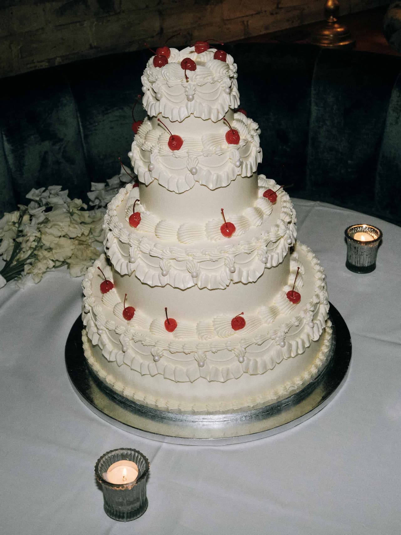 brideguide-cakes-madeby-nez Image: Made by Nez